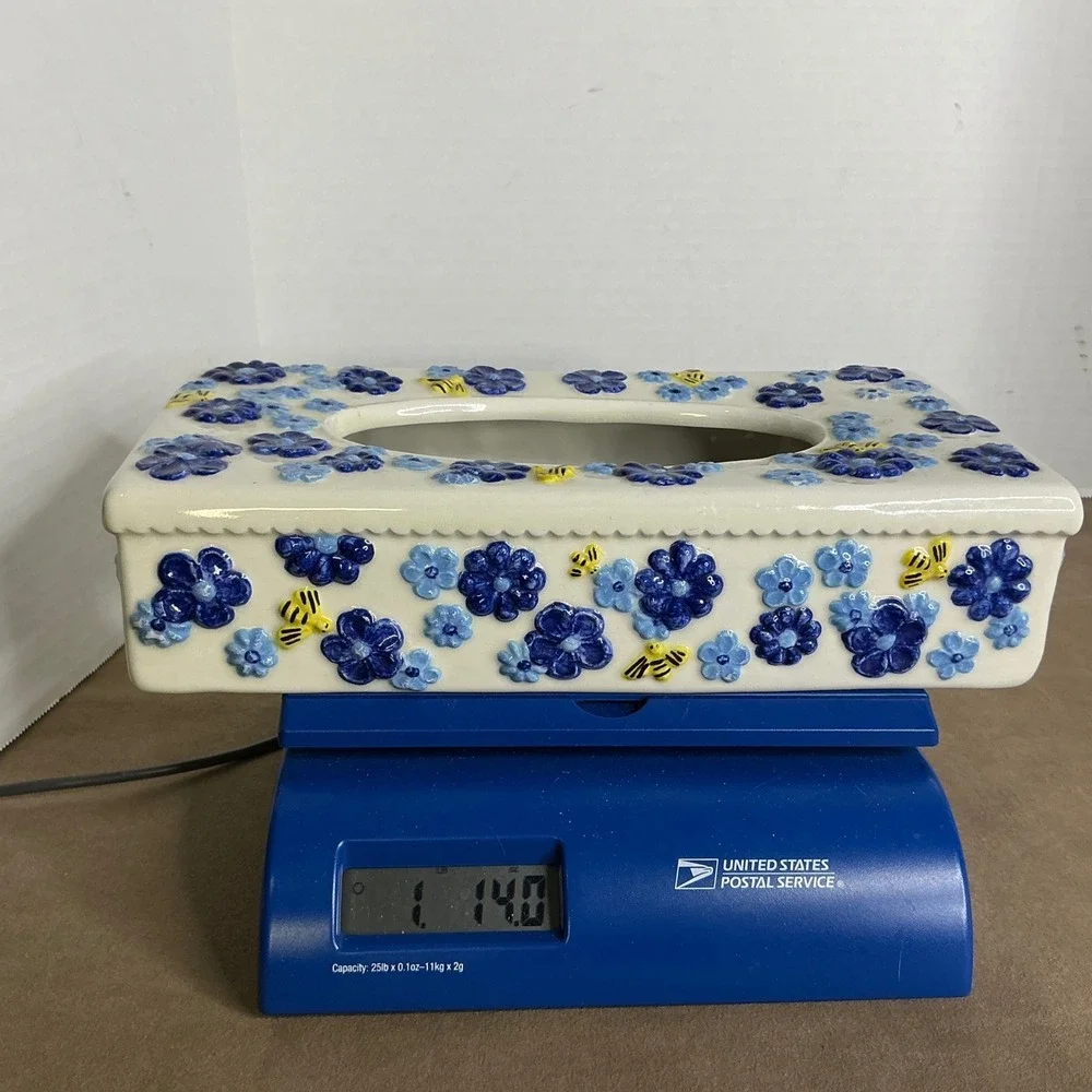 Blue‎ White Floral Bee Ceramic Tissue Box Cover Cottagecore Bathroom Decor